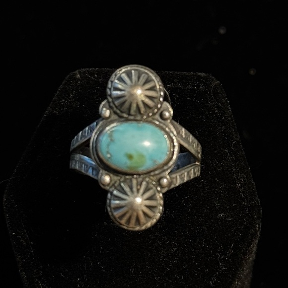 Vintage Jewelry - Vintage Native American Turquoise Sterling Silver Ring Size 7